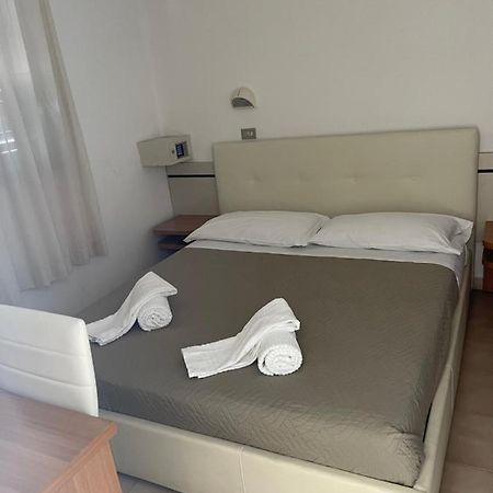 Elsa Mima Hotel Milano Marittima Bagian luar foto
