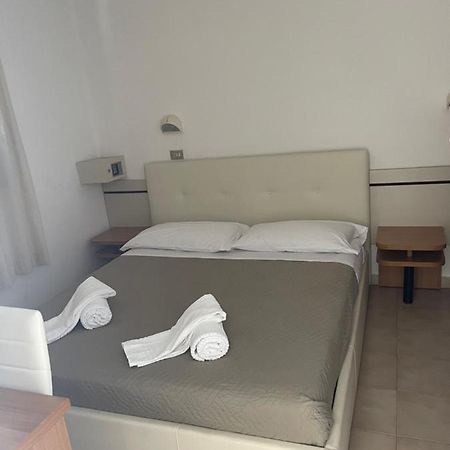 Elsa Mima Hotel Milano Marittima Bagian luar foto